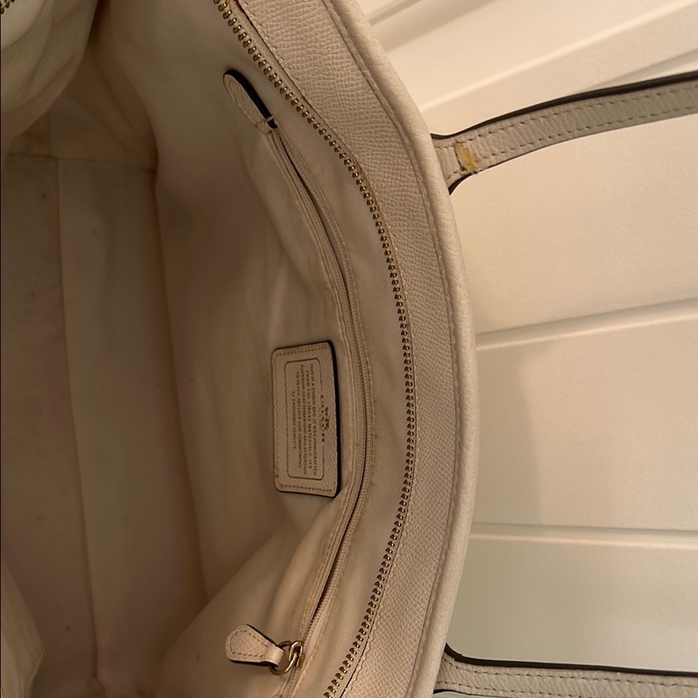 Coach Cream Leather Tote Spacious Everyday Essential - Picture 5 of 8
